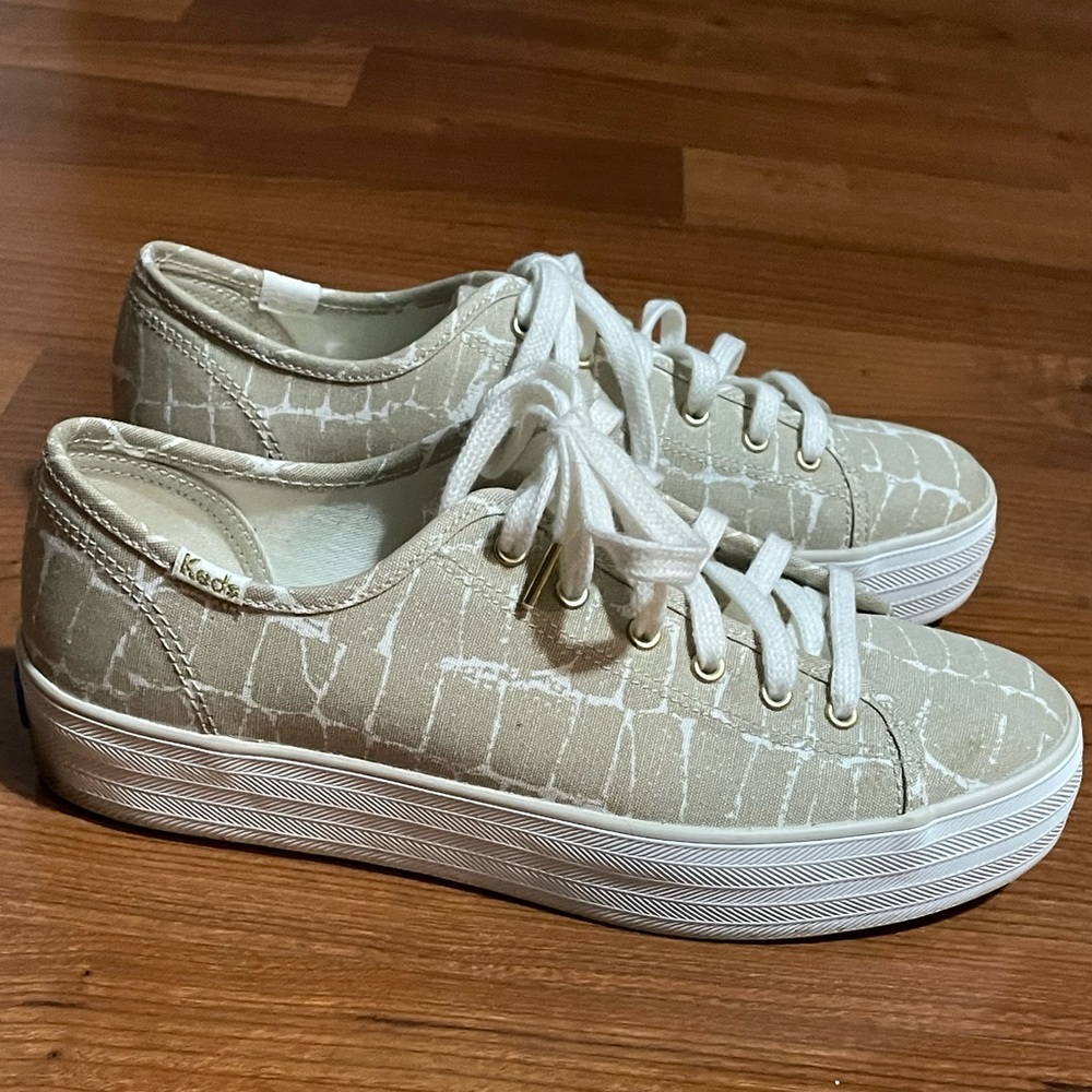 Keds, women size 7, worn once